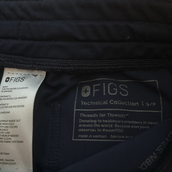 FIGS Scrubs - Picture 6 of 6